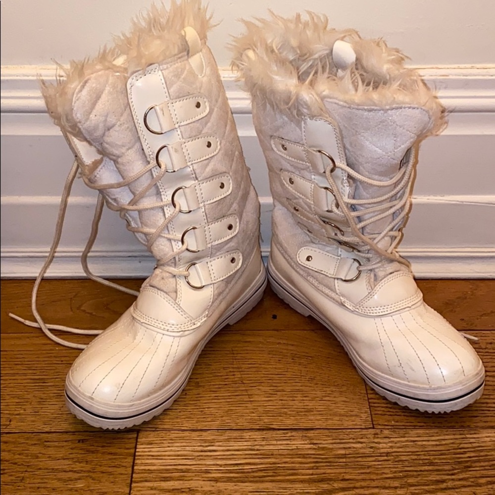 POLAR White snow boots size 8